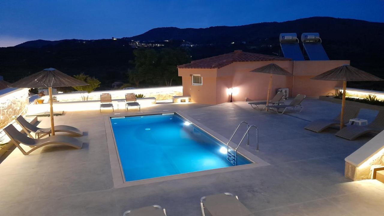 Georgioupoli Studio 2 With A Pool And Lake Views Εξωτερικό φωτογραφία
