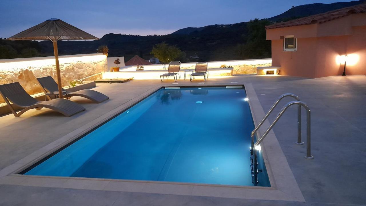 Georgioupoli Studio 2 With A Pool And Lake Views Εξωτερικό φωτογραφία