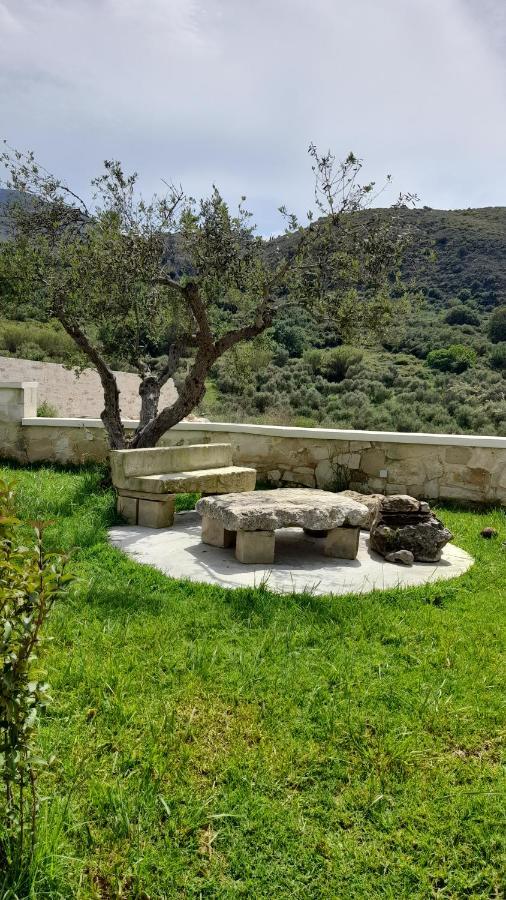 Georgioupoli Studio 2 With A Pool And Lake Views Εξωτερικό φωτογραφία